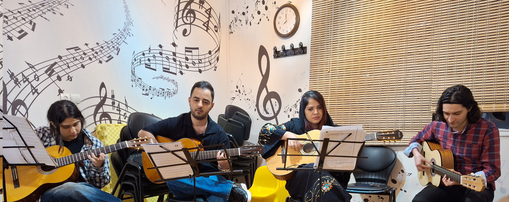 تصویر آموزشگاه هنر موسیقی